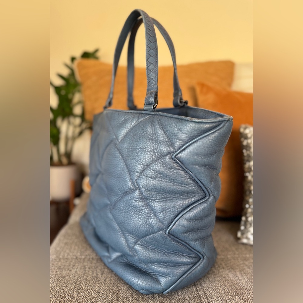 Bottega Veneta, Large Veneta Hobo Bag in Deep Cobalt/Cielo Blue - Picture 4 of 16